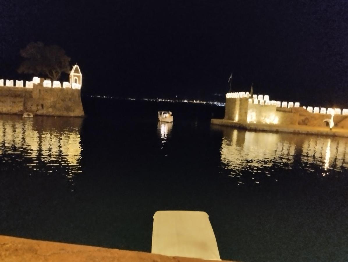 Πέτρινο Στη Θάλασσα Apartment Nafpaktos Ngoại thất bức ảnh