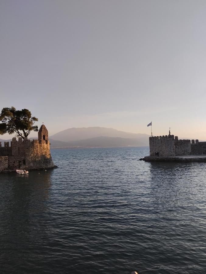 Πέτρινο Στη Θάλασσα Apartment Nafpaktos Ngoại thất bức ảnh
