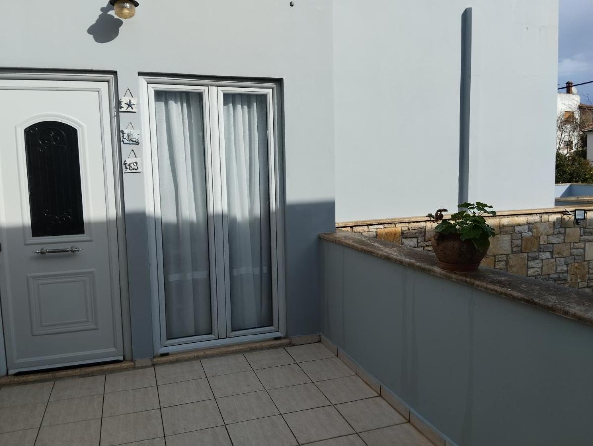 Πέτρινο Στη Θάλασσα Apartment Nafpaktos Ngoại thất bức ảnh