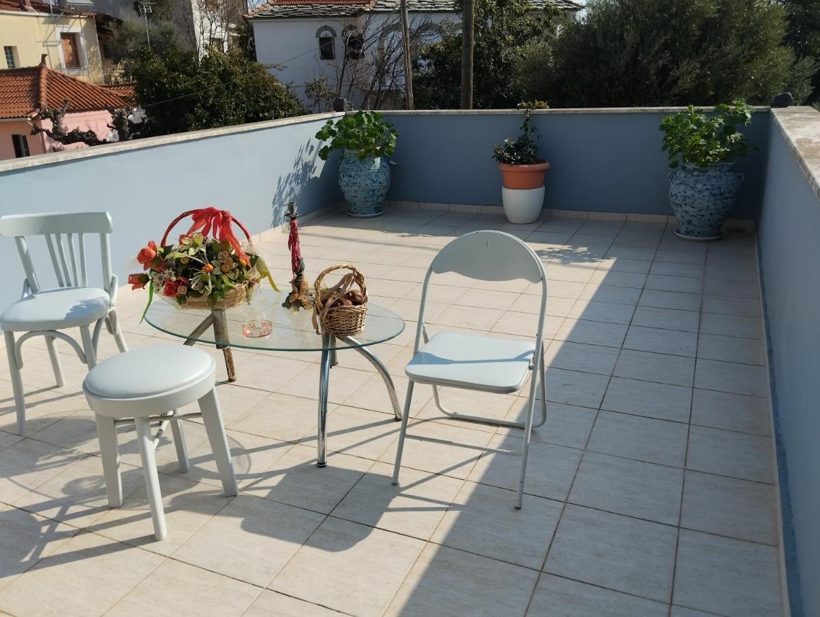 Πέτρινο Στη Θάλασσα Apartment Nafpaktos Ngoại thất bức ảnh