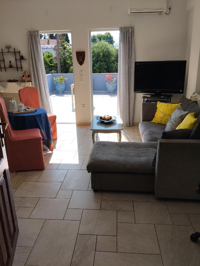 Πέτρινο Στη Θάλασσα Apartment Nafpaktos Ngoại thất bức ảnh